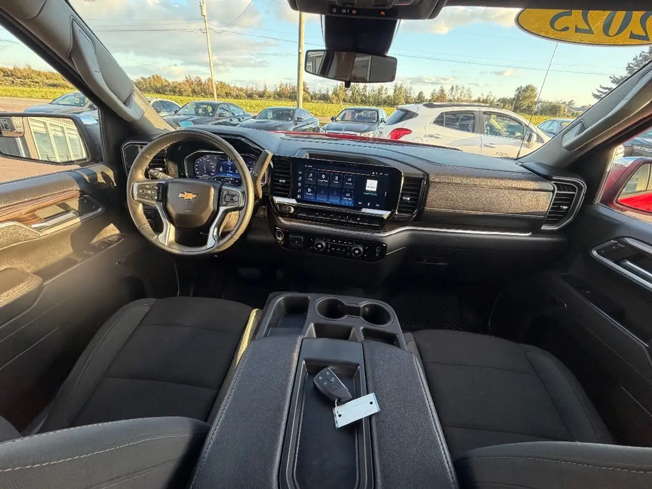 Chevrolet Silverado 1500 - Image 11