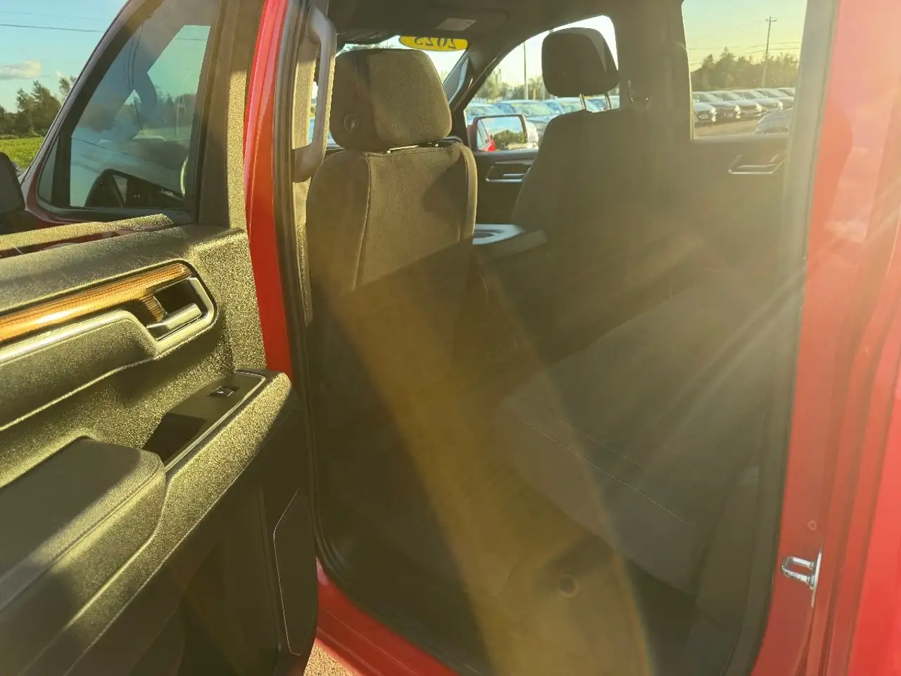 Chevrolet Silverado 1500 - Image 18