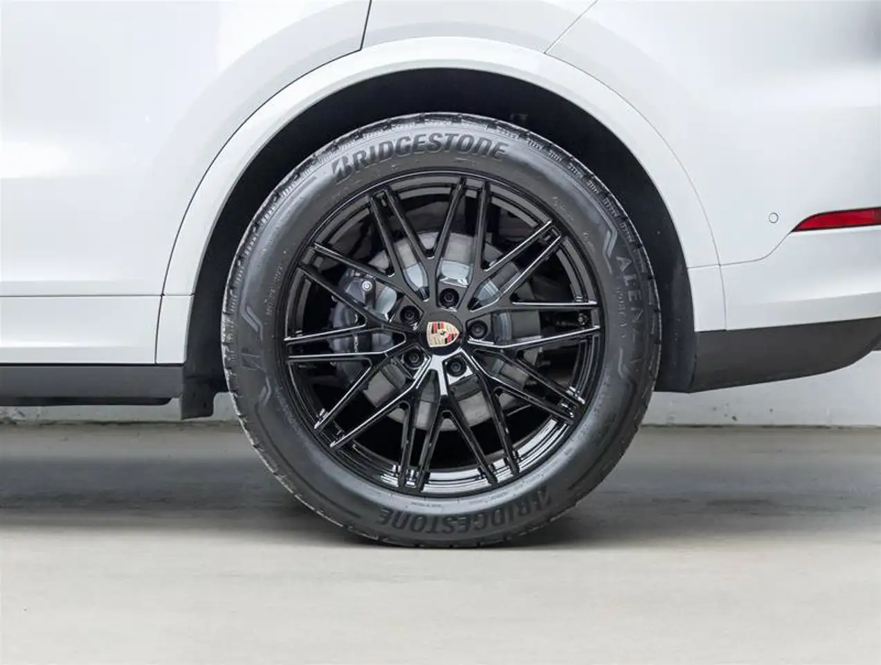 Porsche Cayenne - Image 7