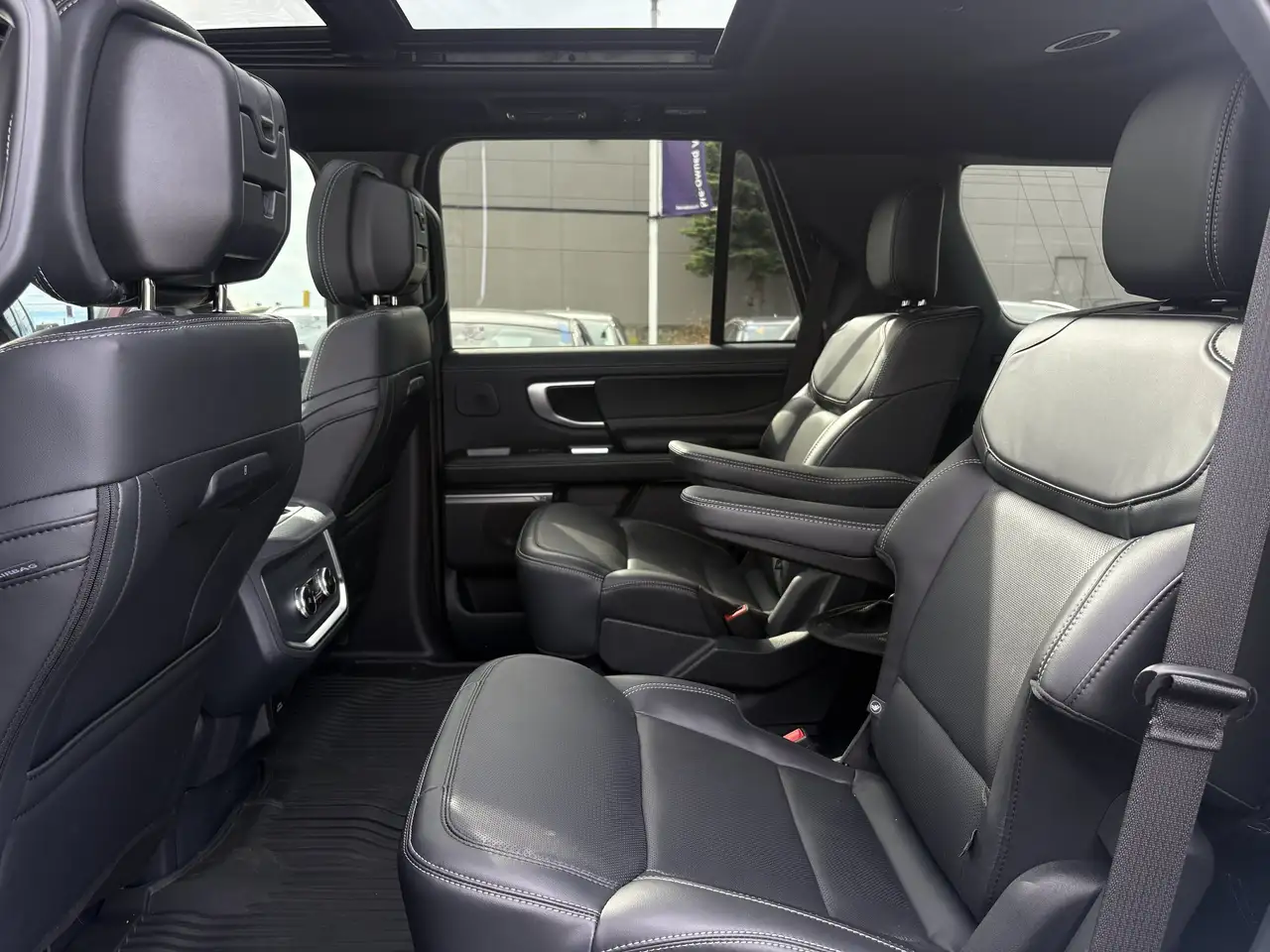 Ford Expedition - Image 31