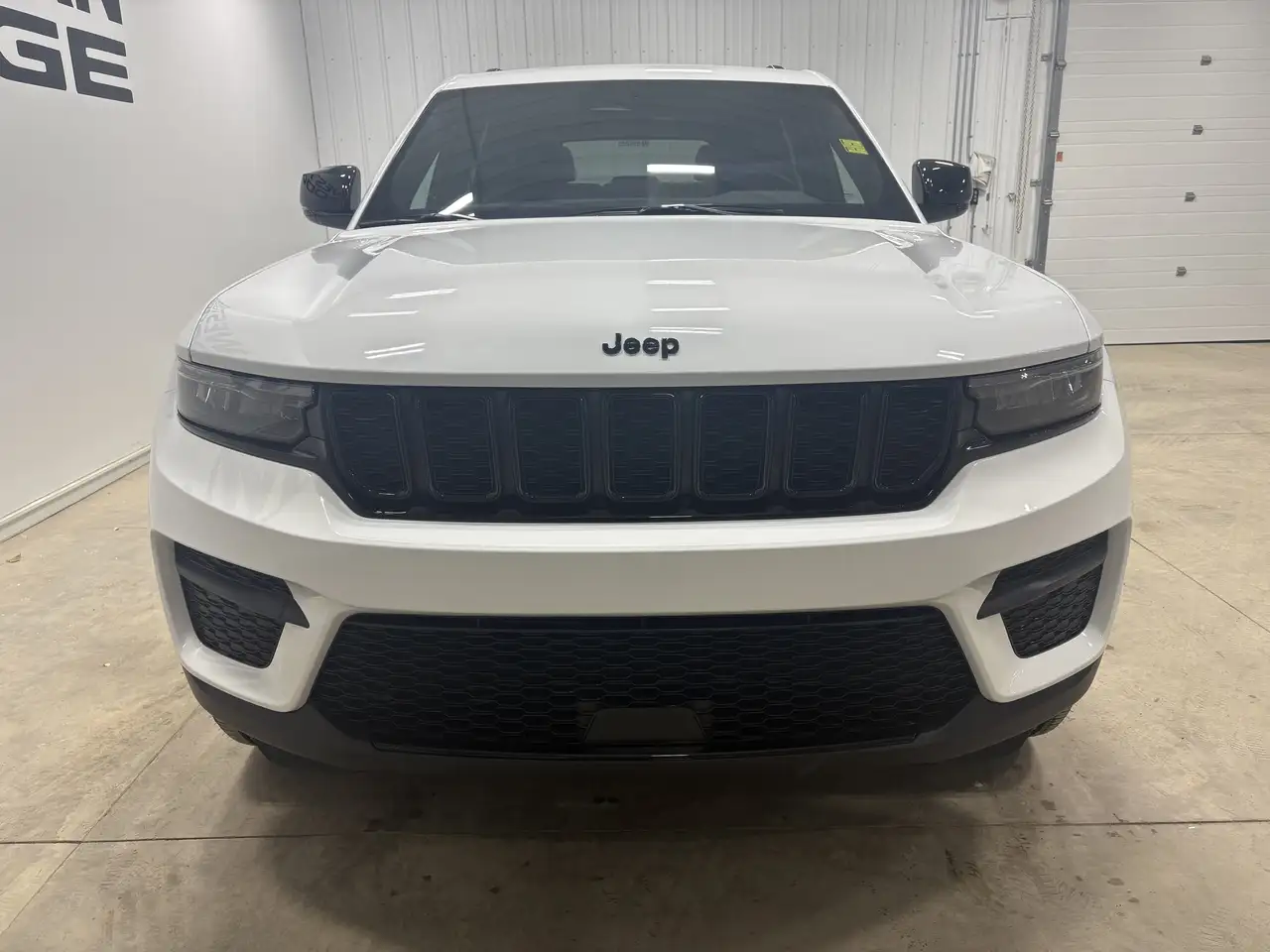 Jeep Grand Cherokee - Image 2