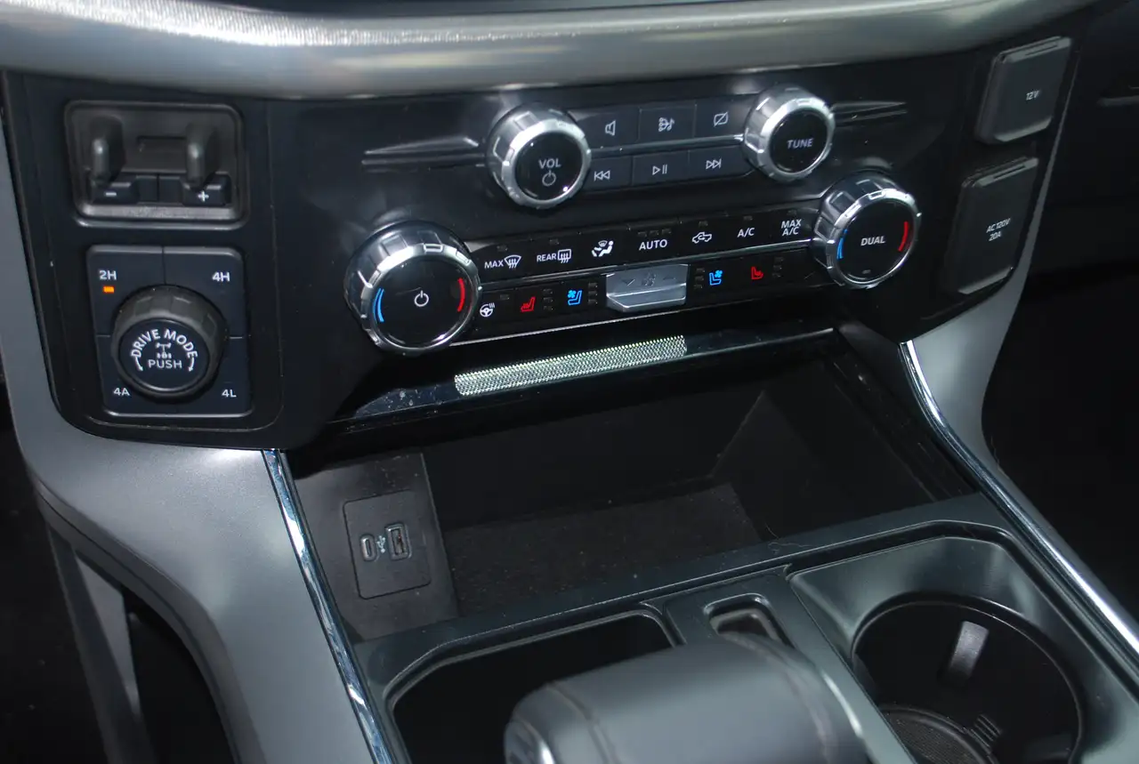 Ford F-150 - Image 17