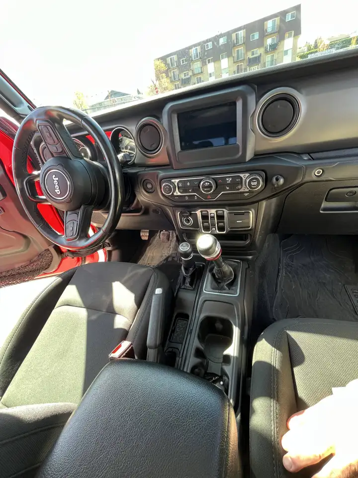 Jeep Gladiator - Image 10