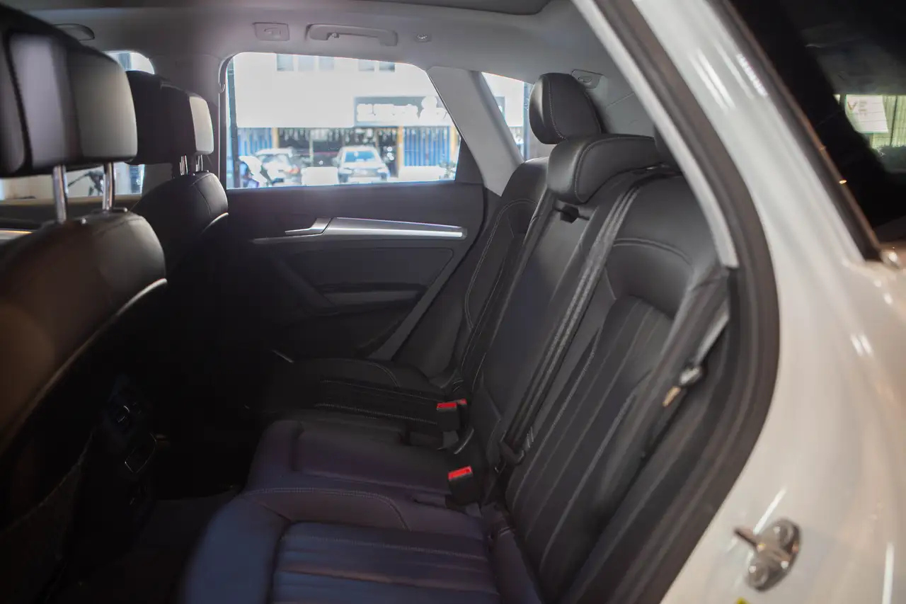 Audi Q5 - Image 13