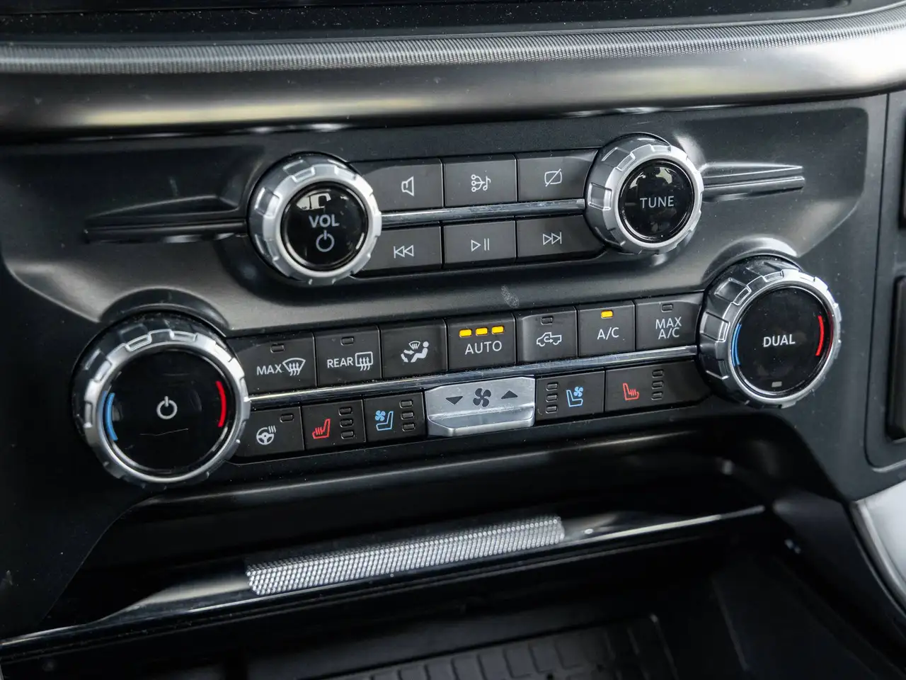Ford F-150 - Image 25
