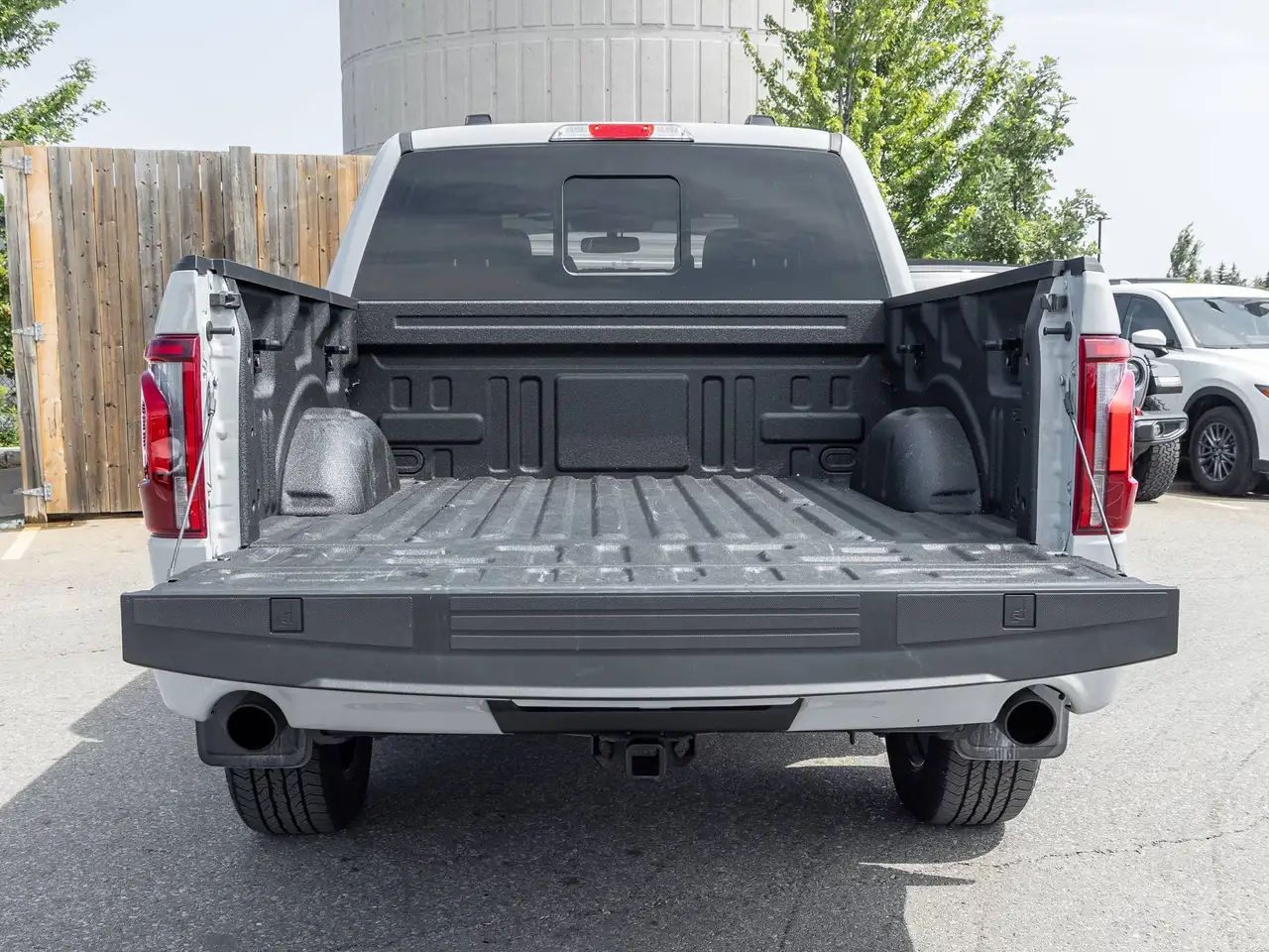 Ford F-150 - Image 10