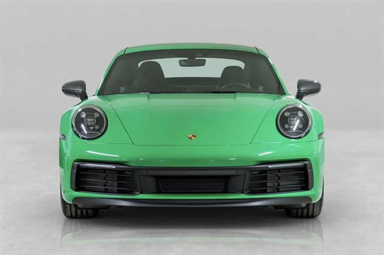 Porsche 911 - Image 2
