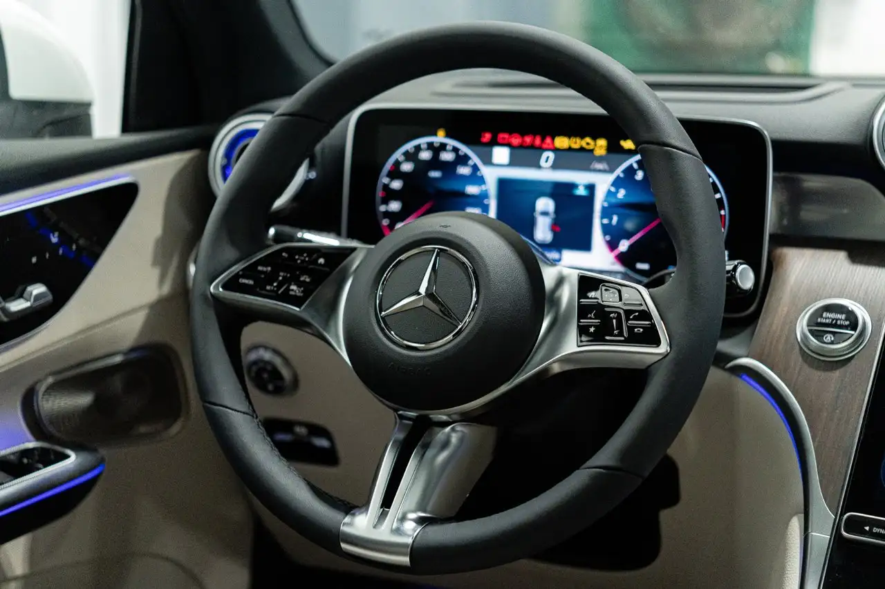 Mercedes-Benz GLC - Image 18