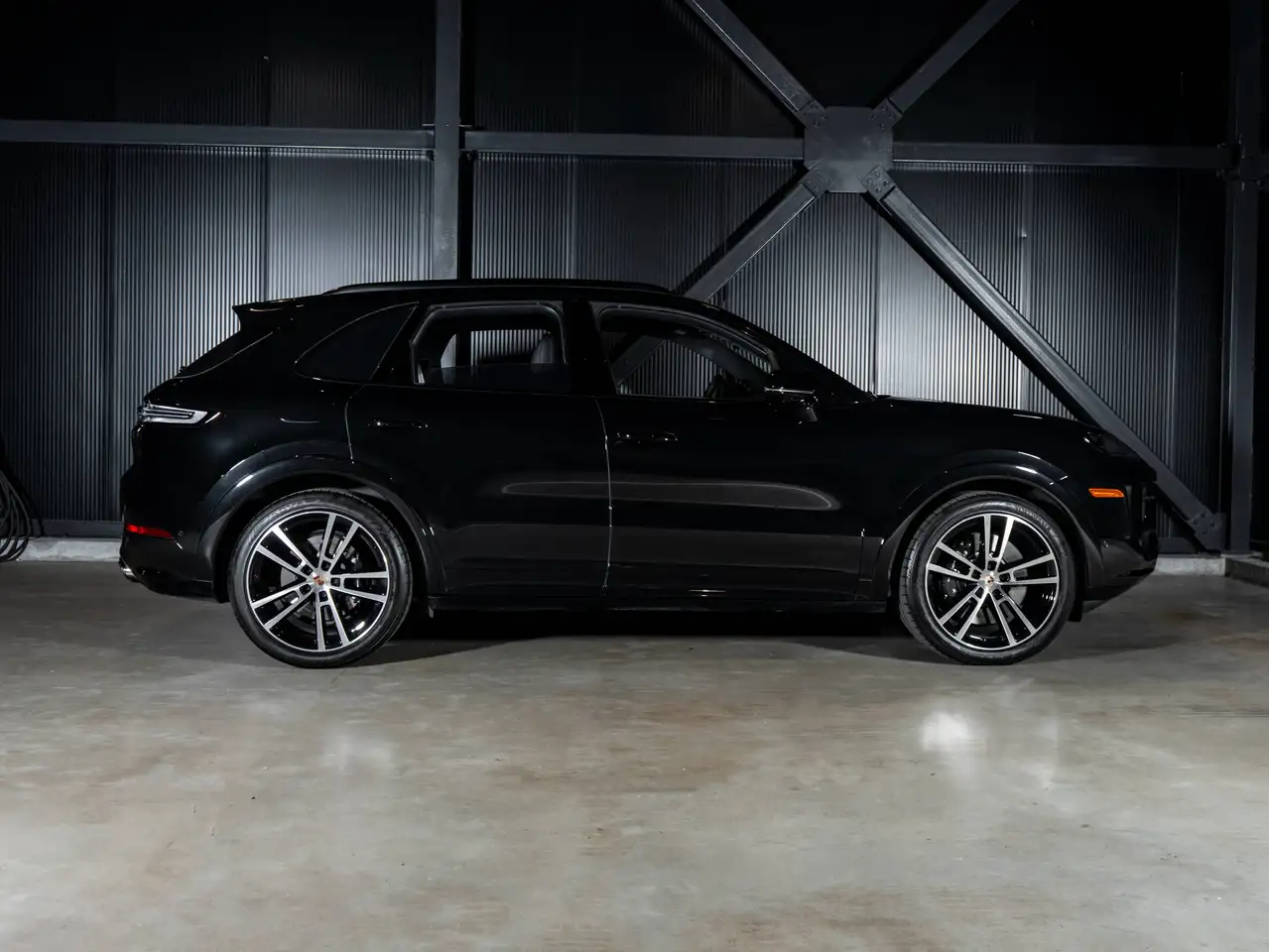 Porsche Cayenne - Image 10