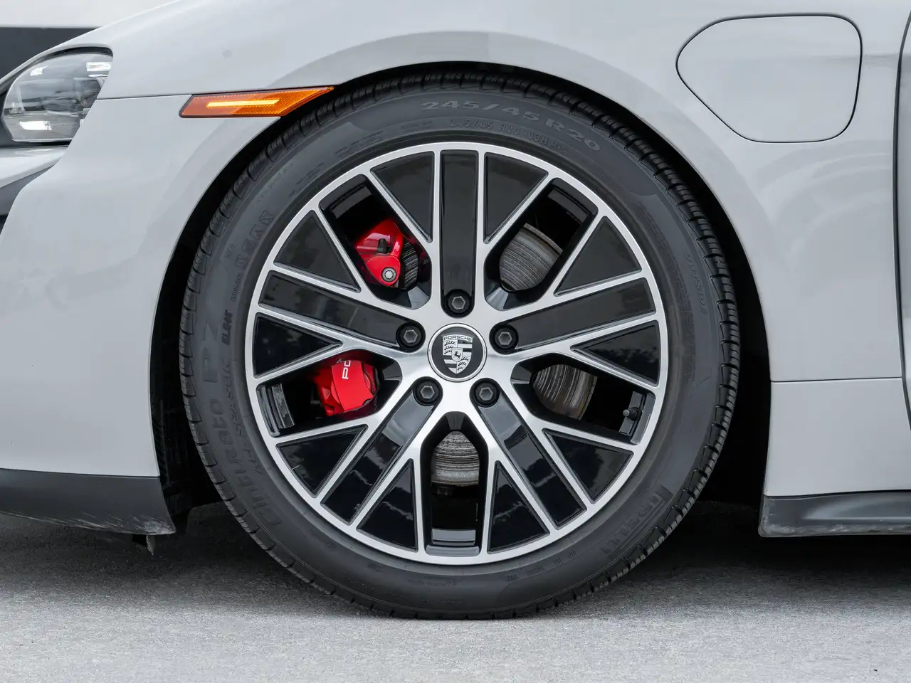 Porsche Taycan - Image 9