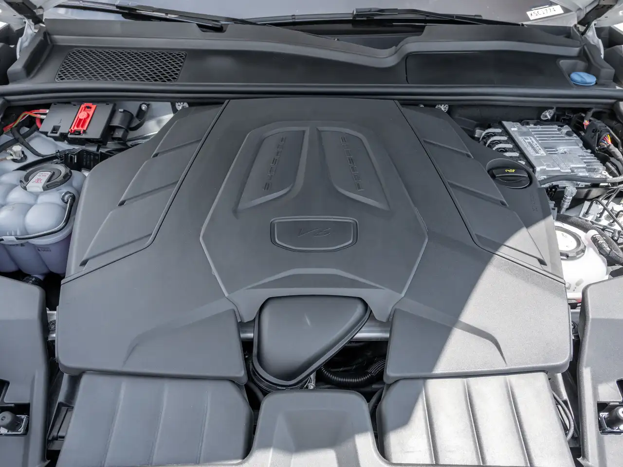 Porsche Cayenne - Image 37