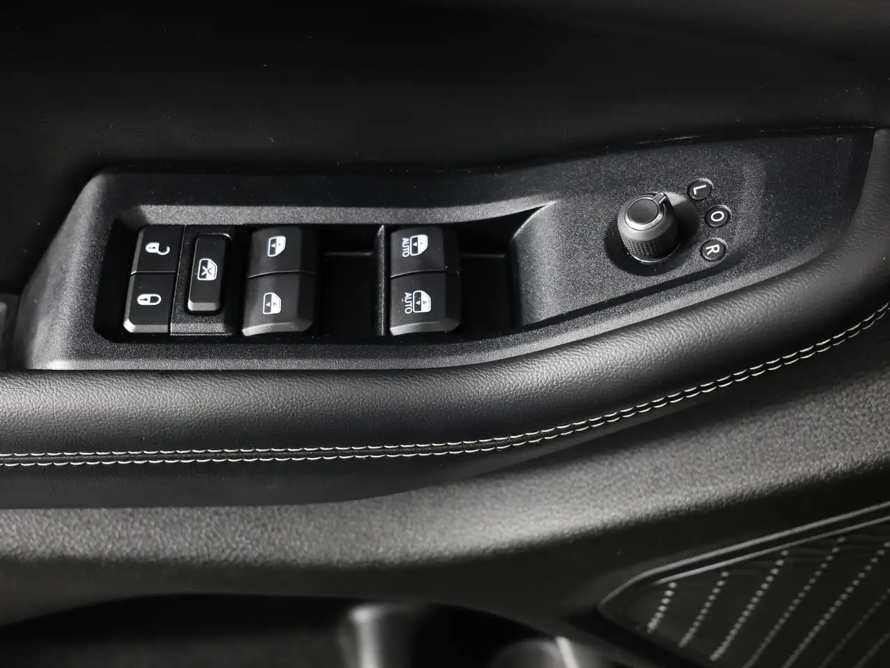 Jeep Grand Cherokee - Image 21