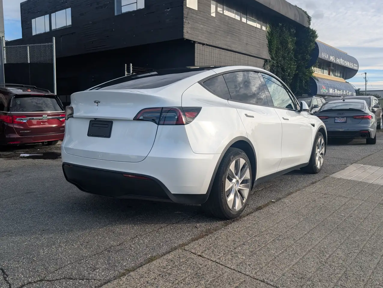 Tesla Model Y - Image 5