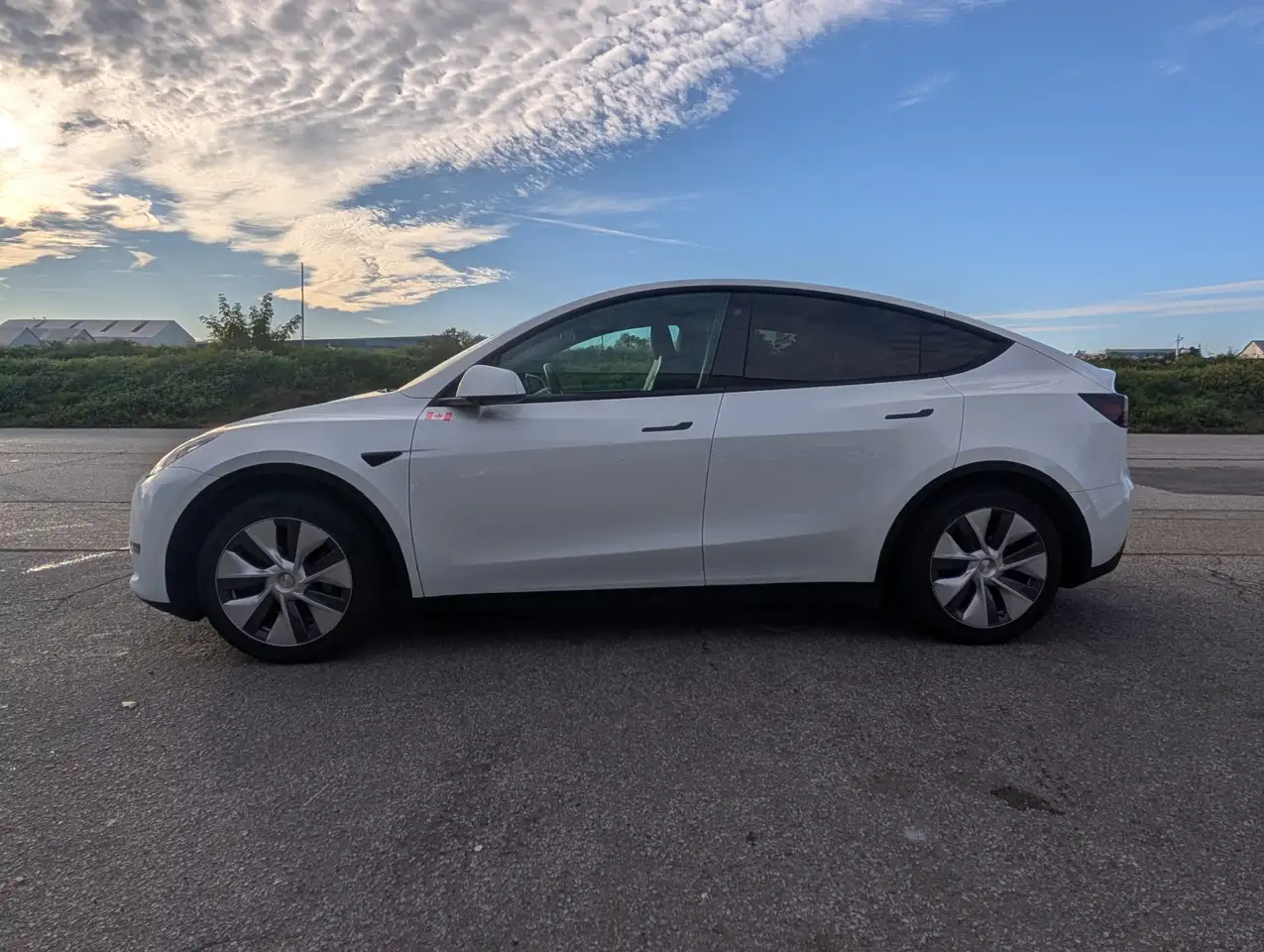 Tesla Model Y - Image 2