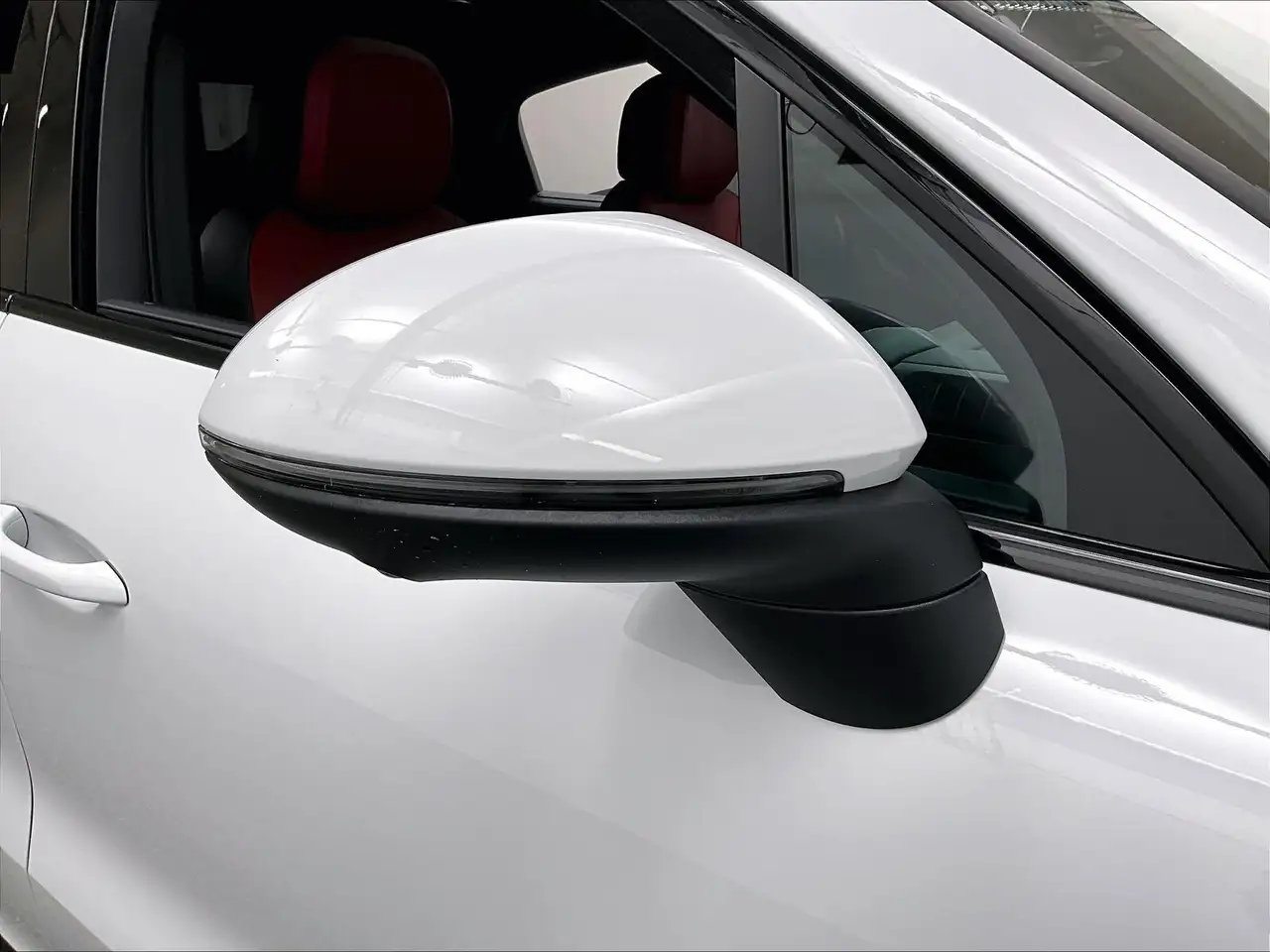 Porsche Cayenne - Image 32