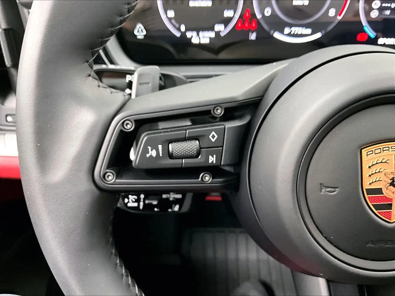 Porsche Cayenne - Image 19