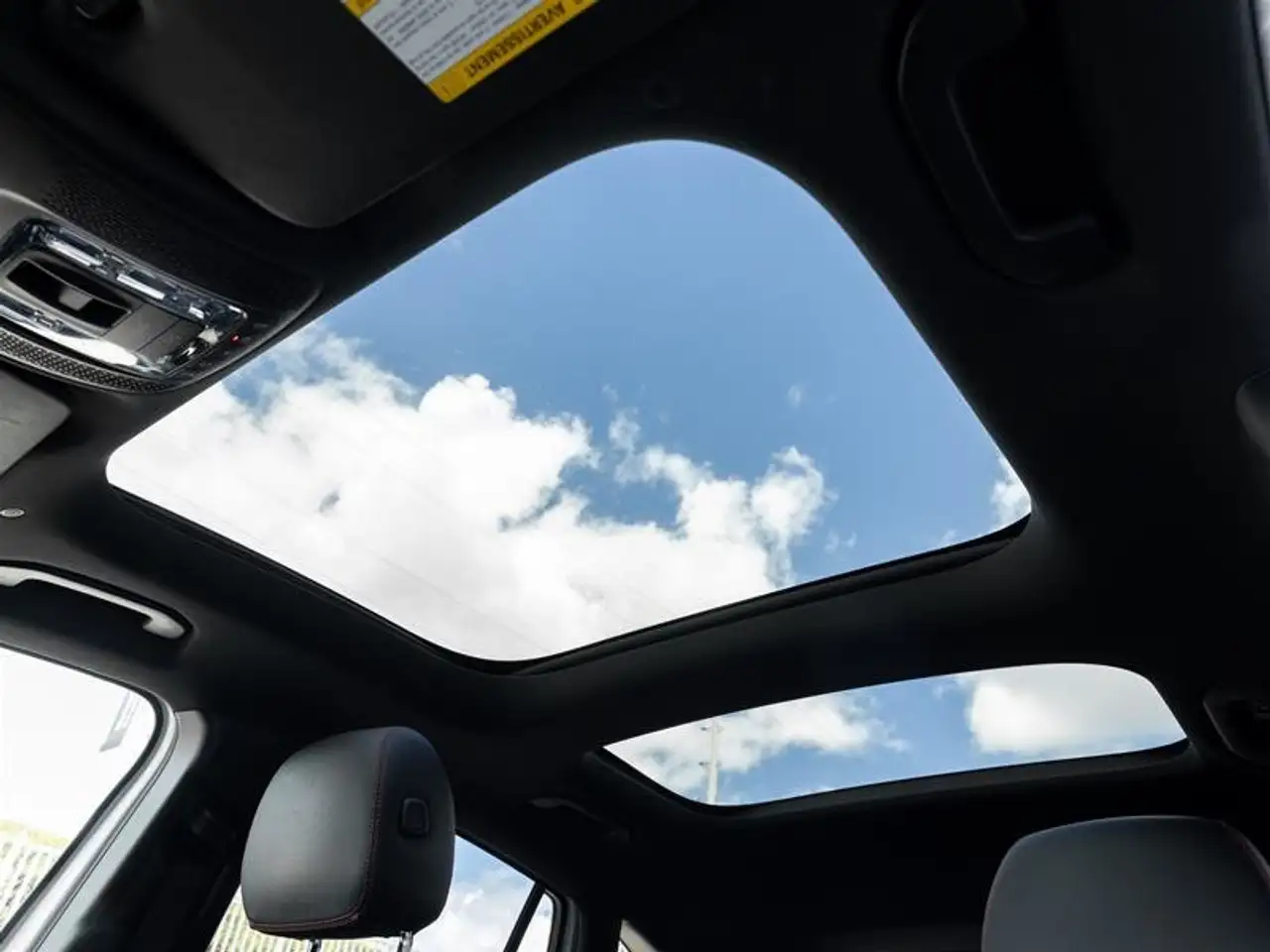 Mercedes-Benz GLA - Image 26