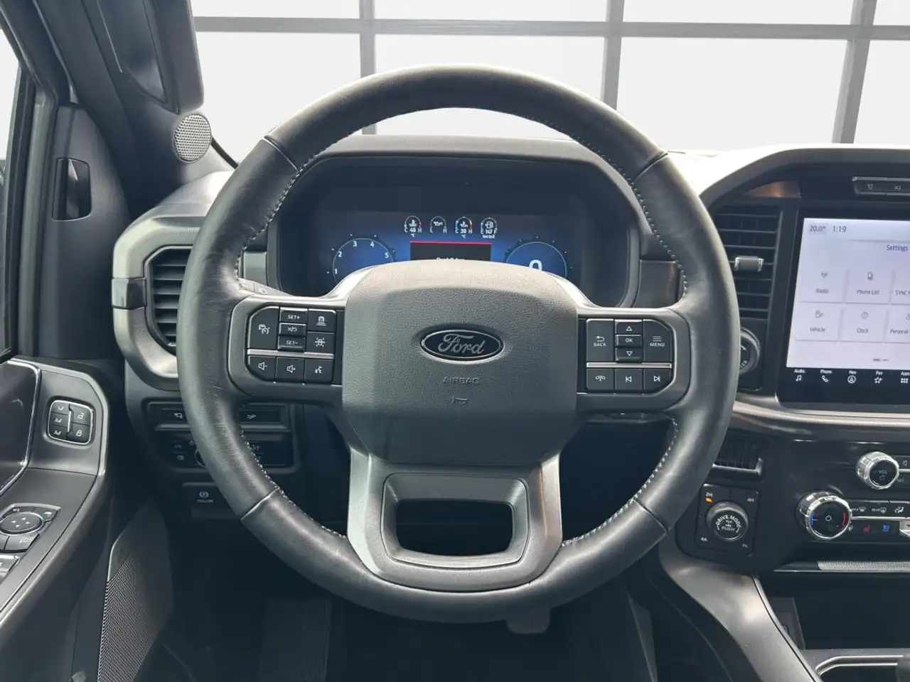 Ford F-150 - Image 32
