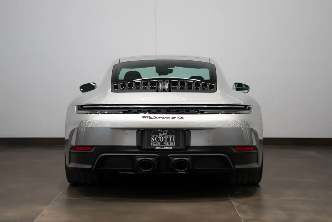 Porsche 911 - Image 5