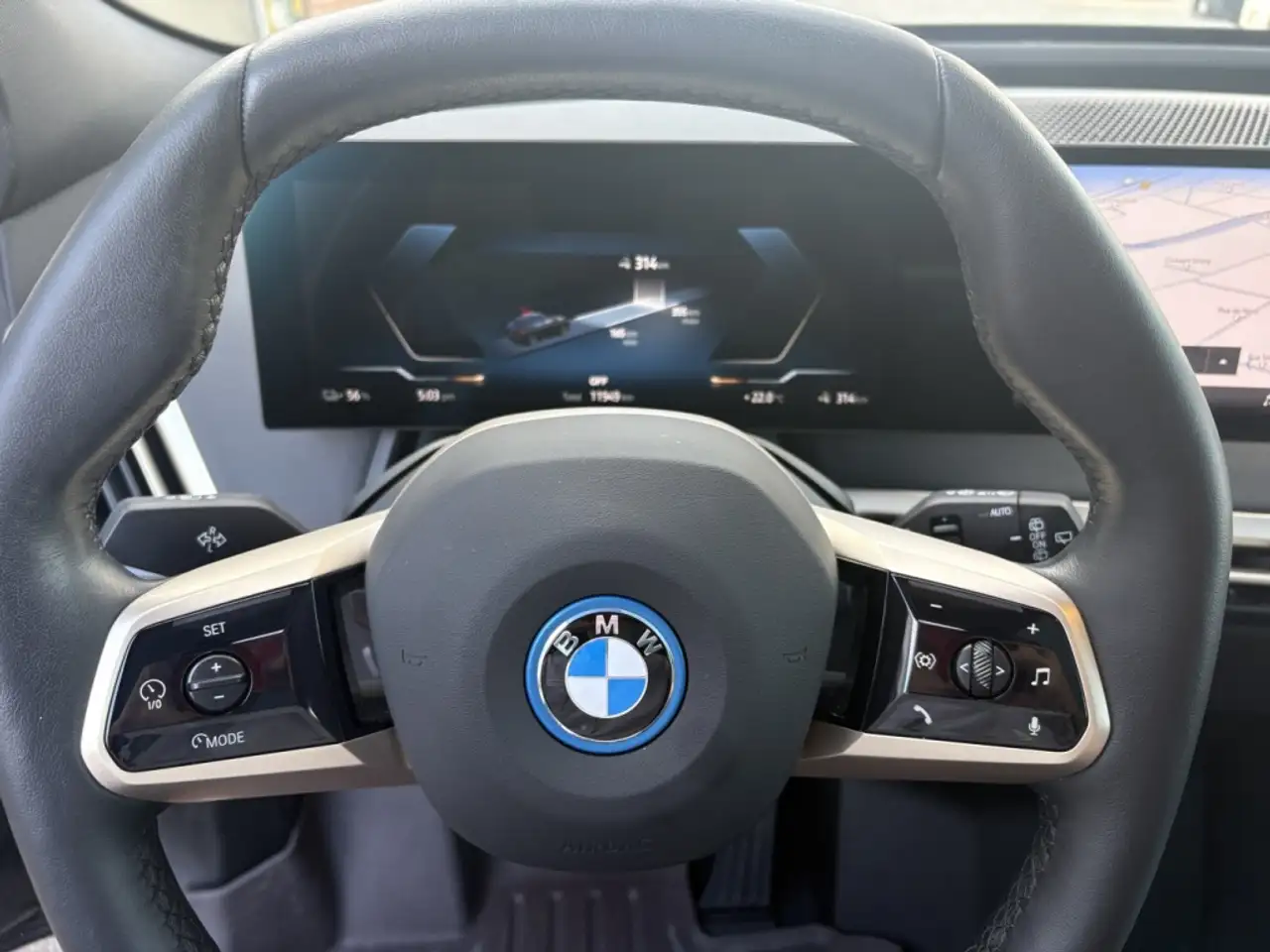 BMW iX - Image 30