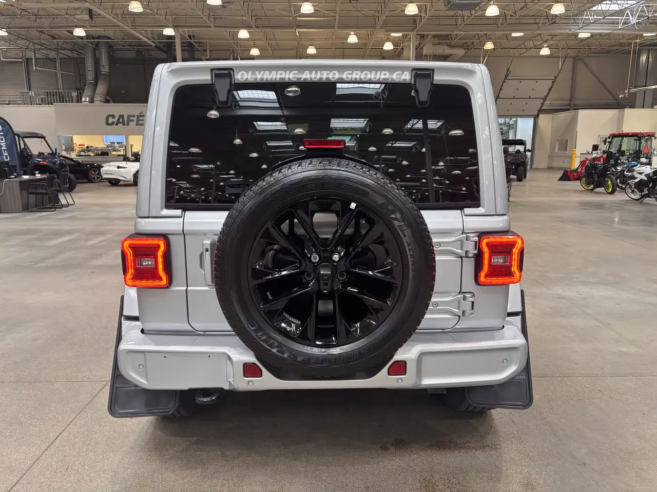 Jeep Wrangler - Image 11