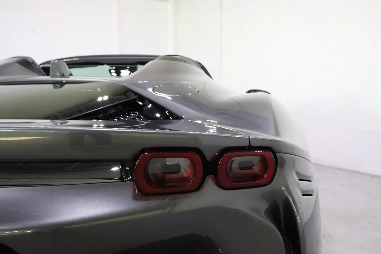 Ferrari SF90 Spider - Image 17