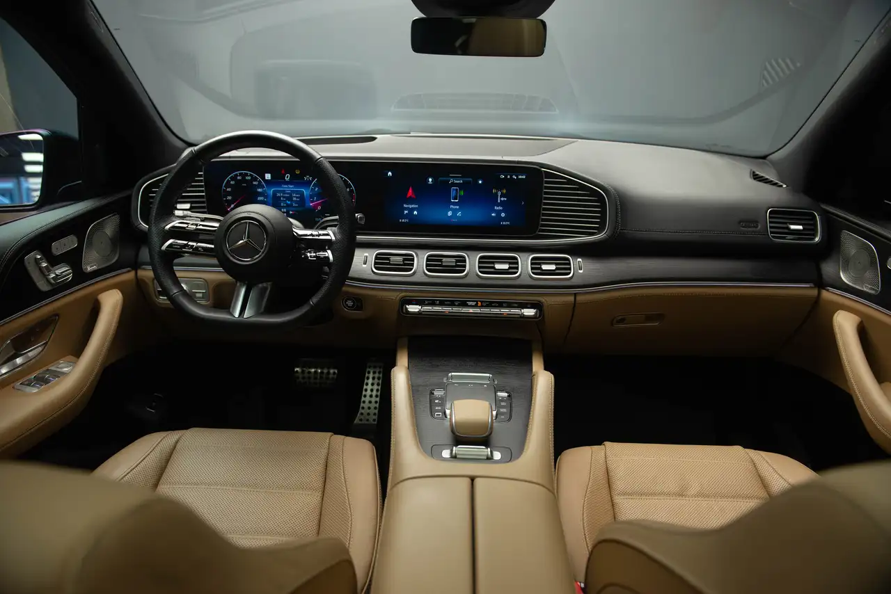 Mercedes-Benz GLS - Image 23