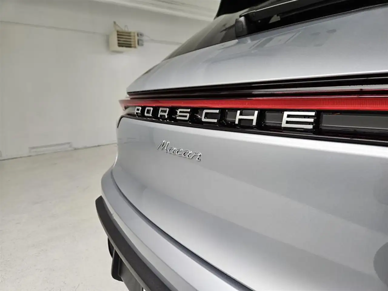 Porsche Macan - Image 10