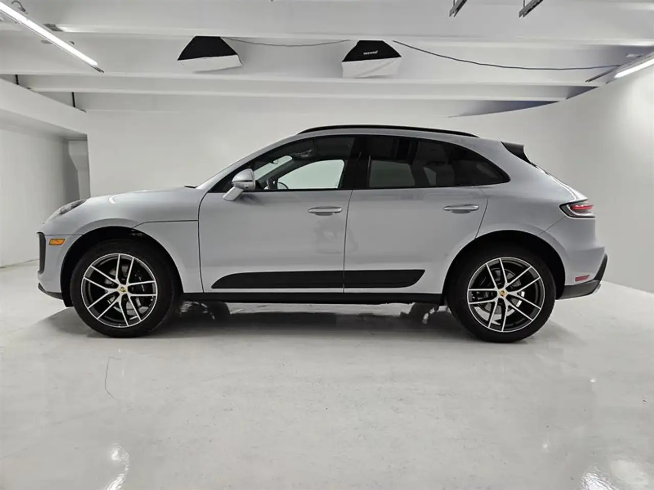 Porsche Macan - Image 3