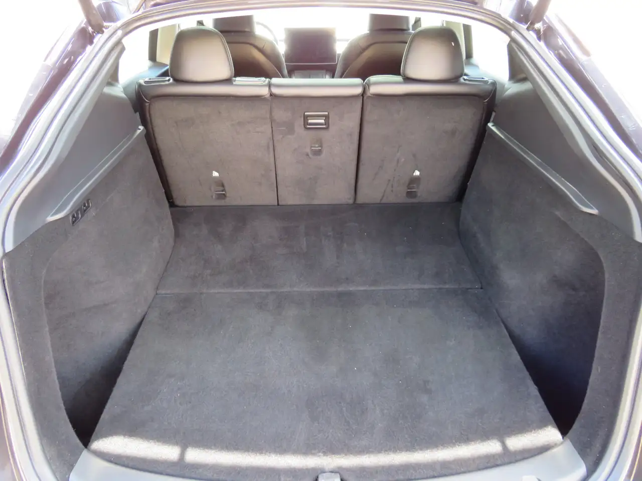 Tesla Model Y - Image 17