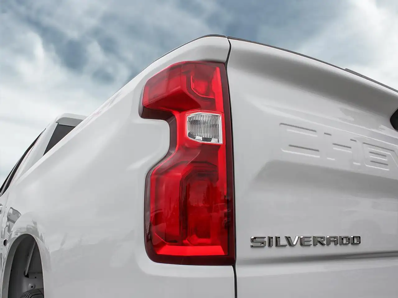 Chevrolet Silverado 1500 - Image 11