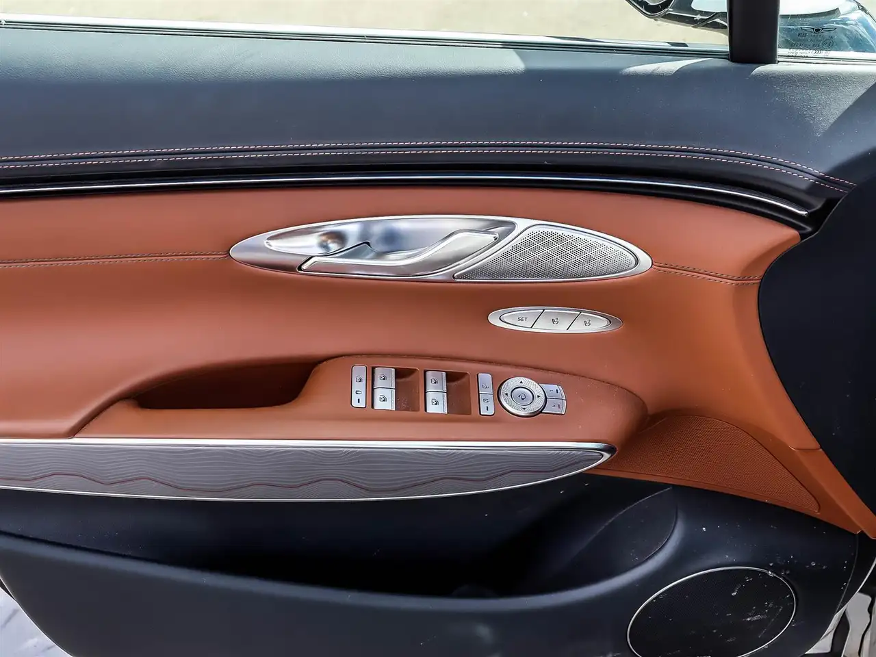 Genesis GV70 - Image 6