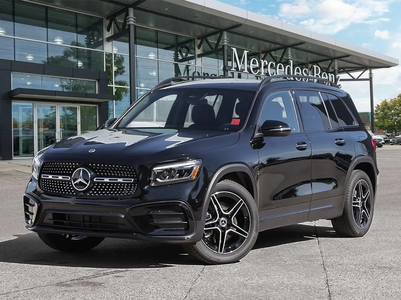 Mercedes-Benz GLB - Image 1
