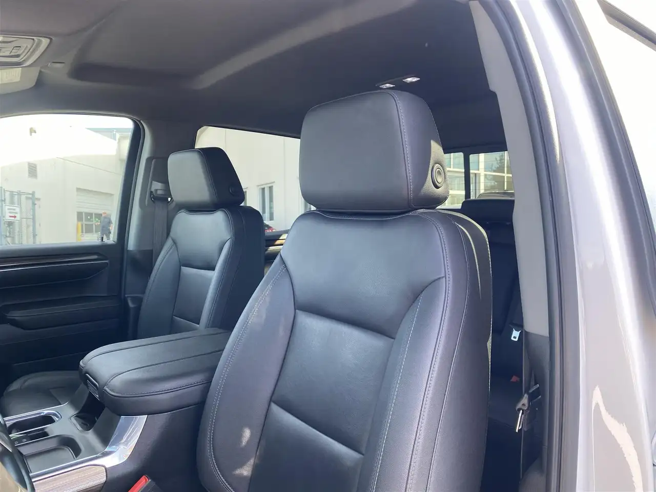 Chevrolet Silverado 1500 - Image 12