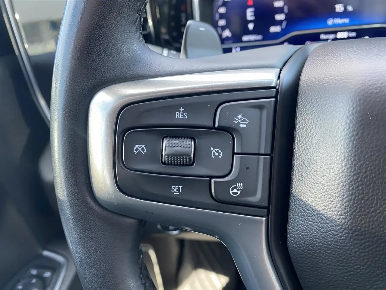 Chevrolet Silverado 1500 - Image 17