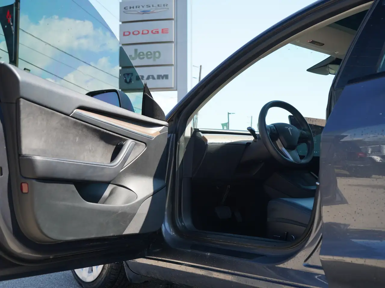 Tesla Model 3 - Image 9