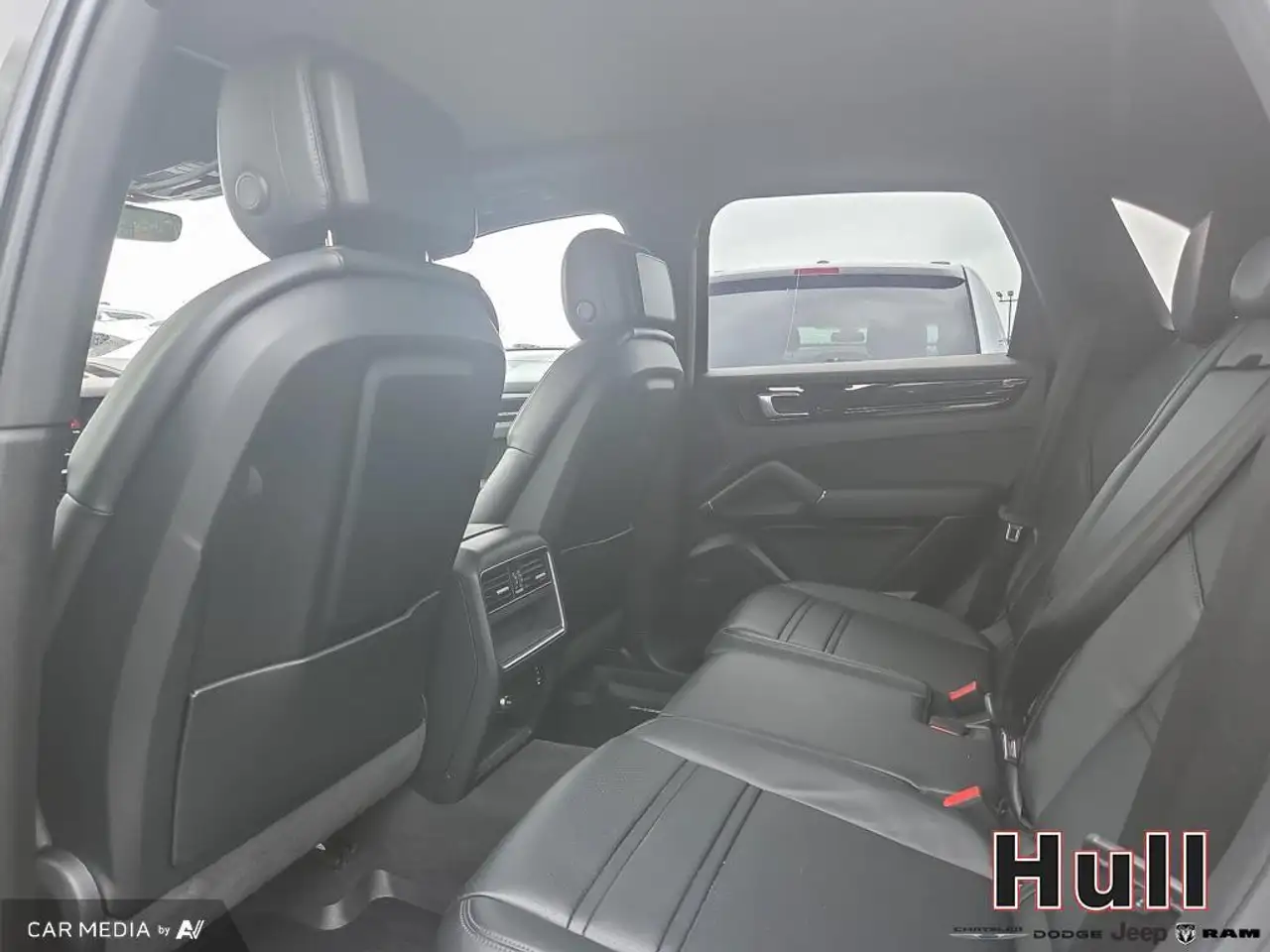 Porsche Cayenne - Image 23