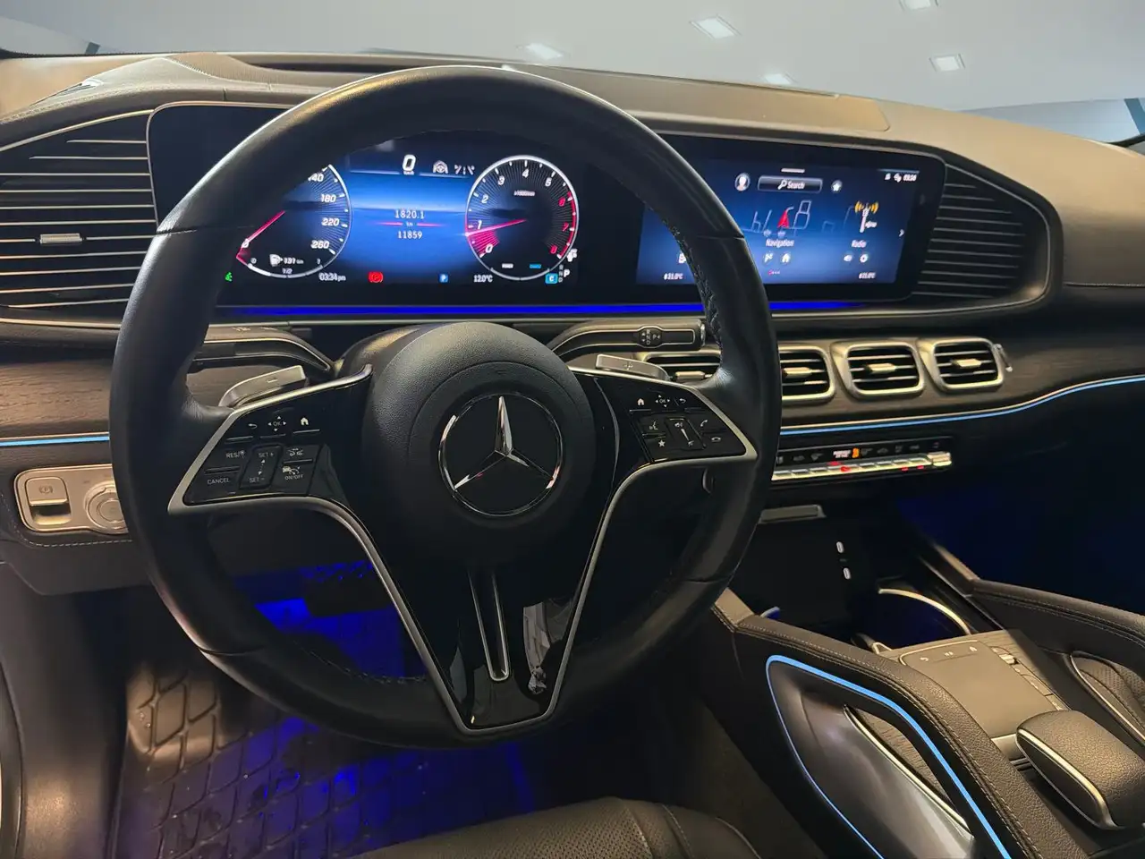 Mercedes-Benz GLE - Image 29
