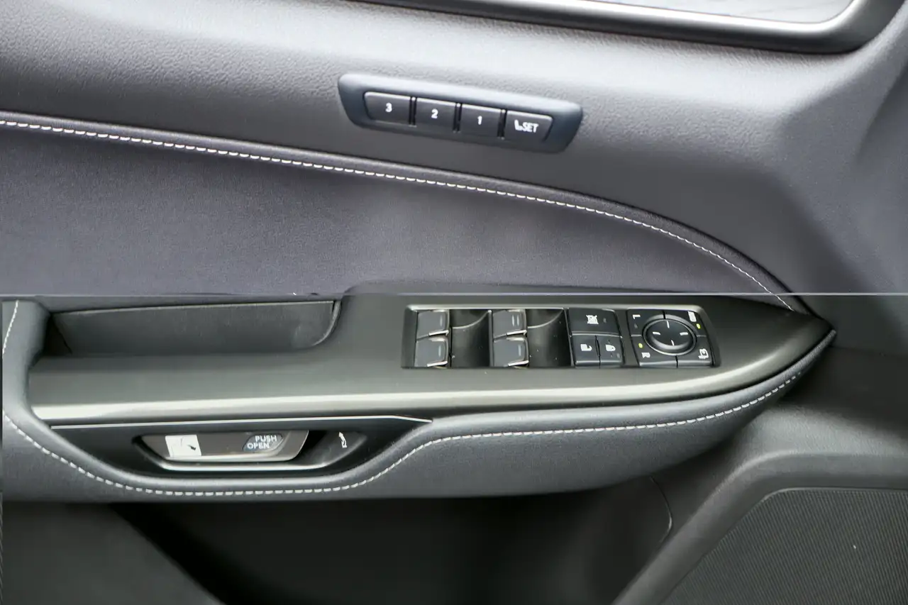 Lexus NX - Image 17