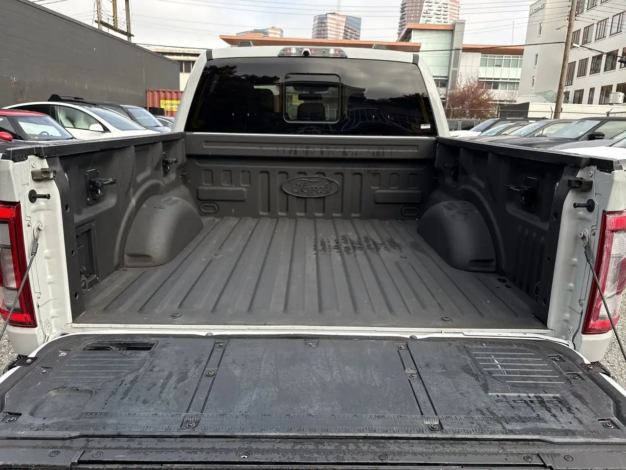 Ford F-150 - Image 32