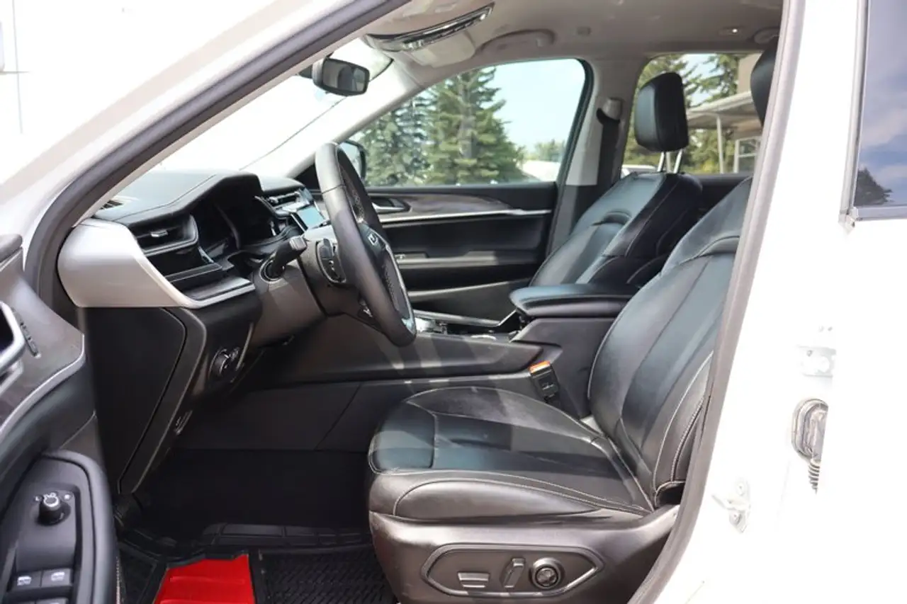 Jeep Grand Cherokee - Image 12