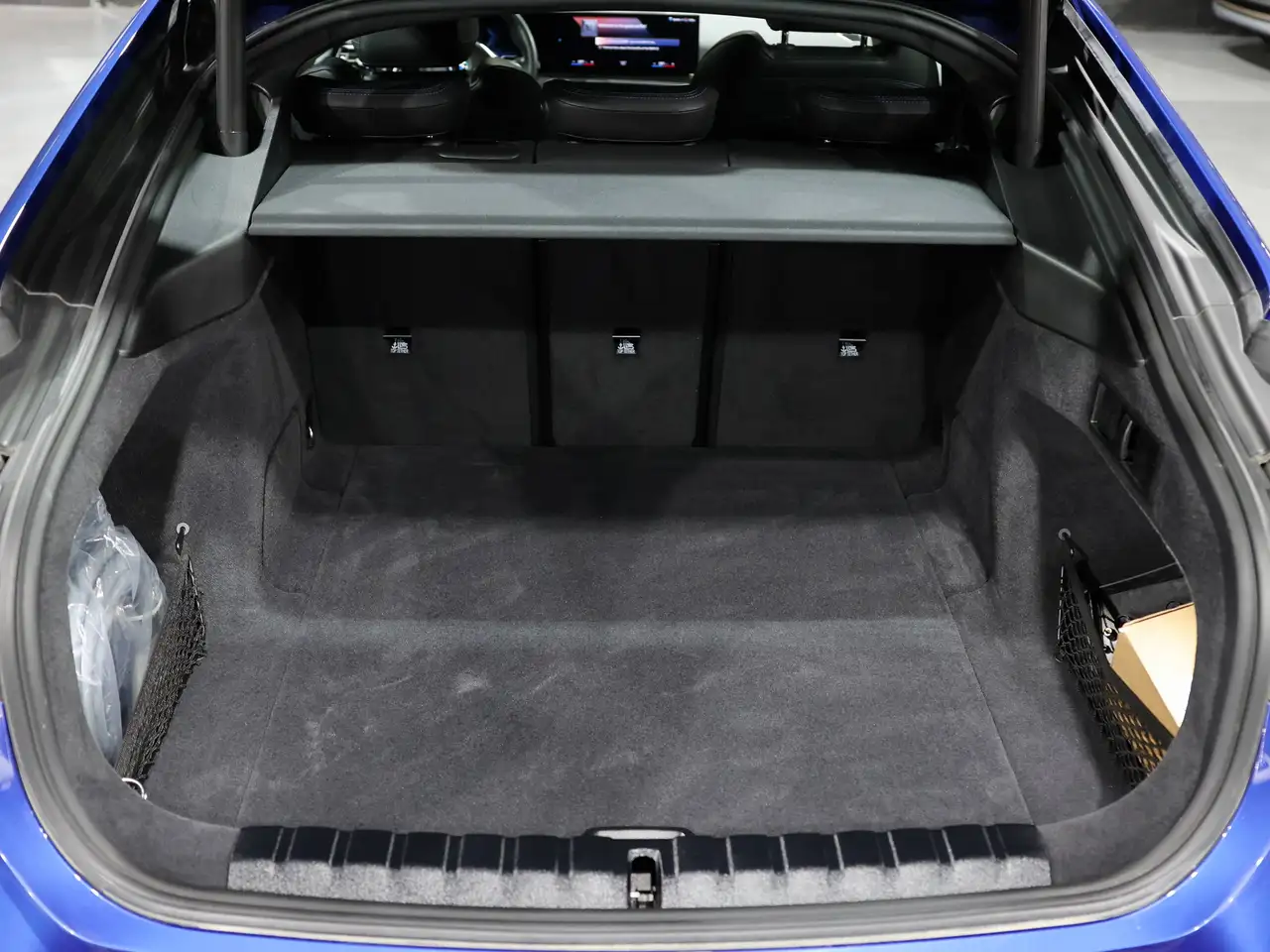BMW i4 - Image 37