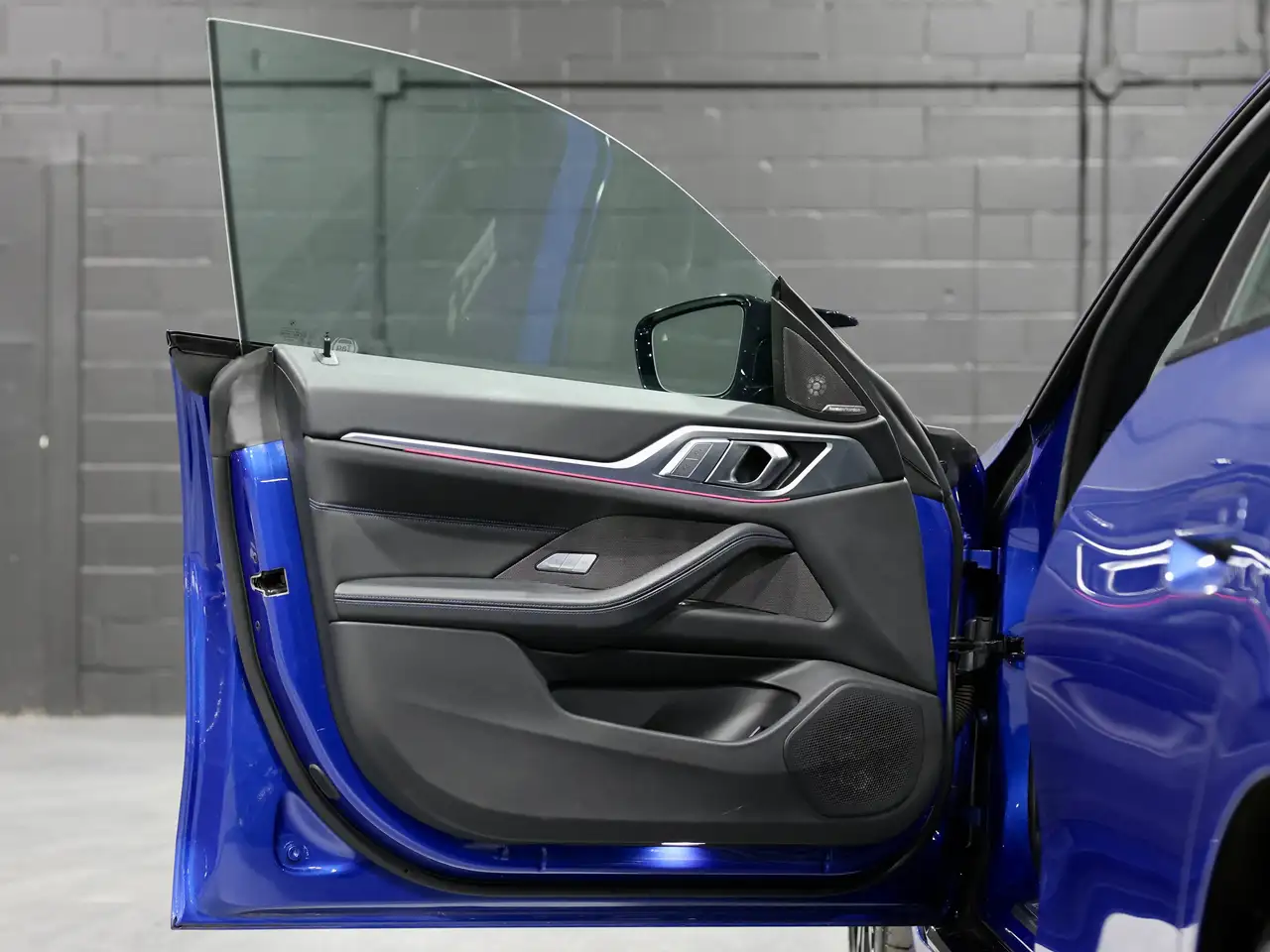 BMW i4 - Image 15