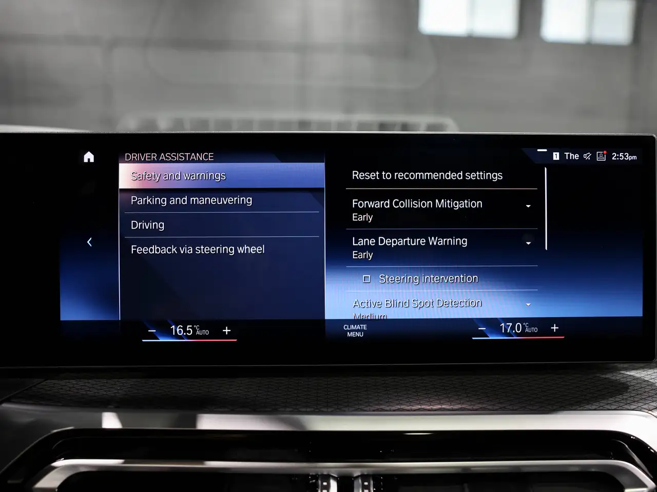 BMW i4 - Image 26