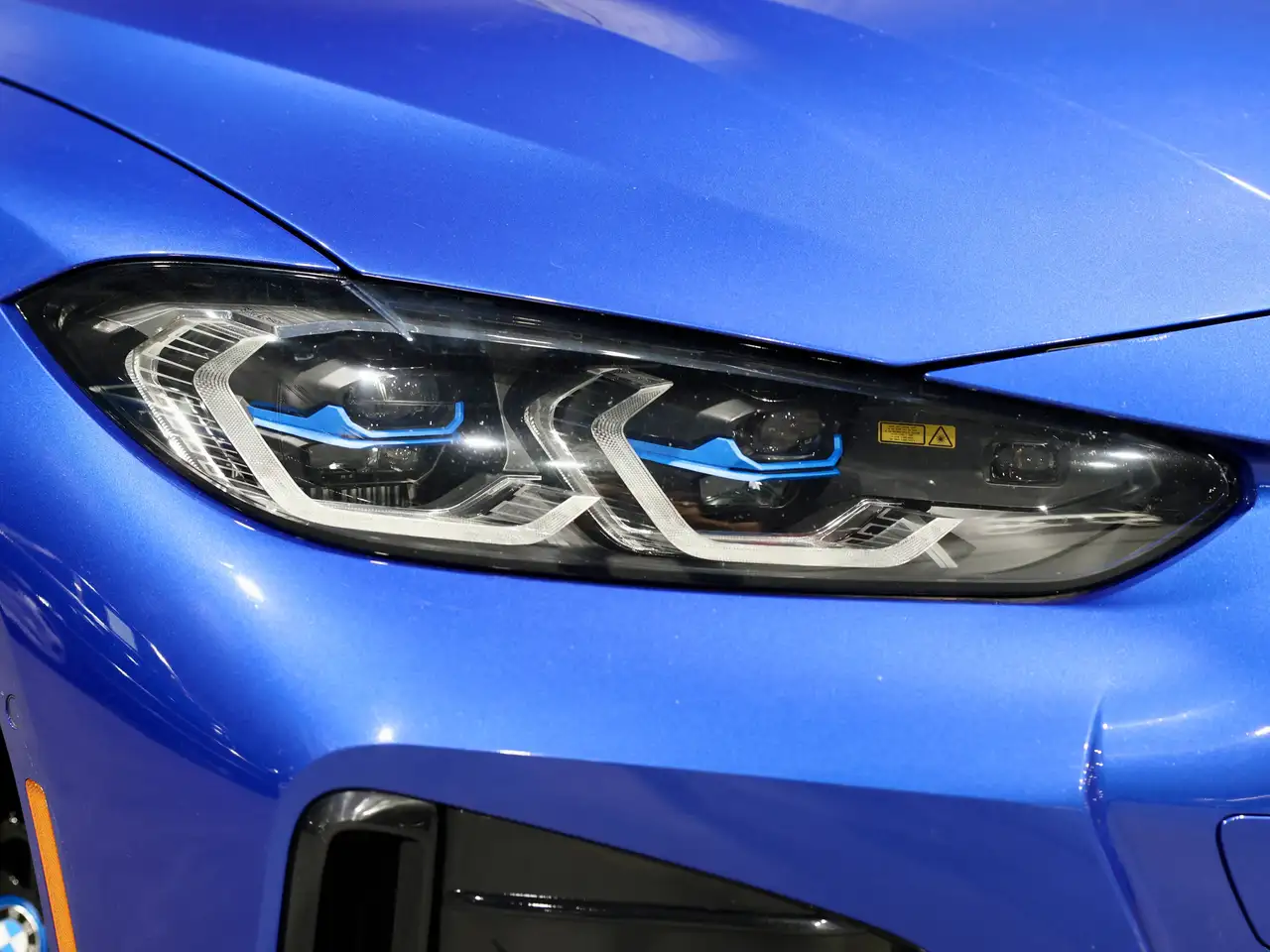 BMW i4 - Image 4