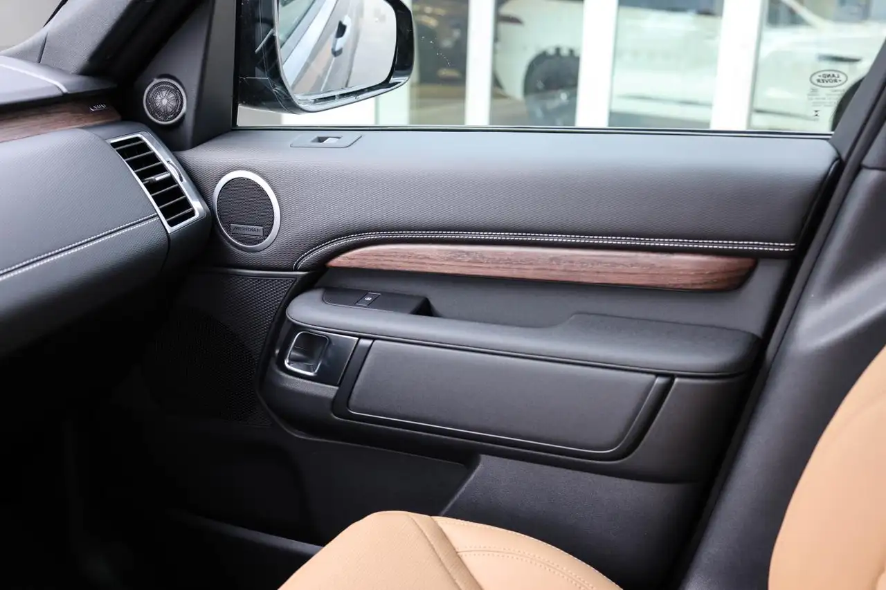 Land Rover Discovery - Image 36