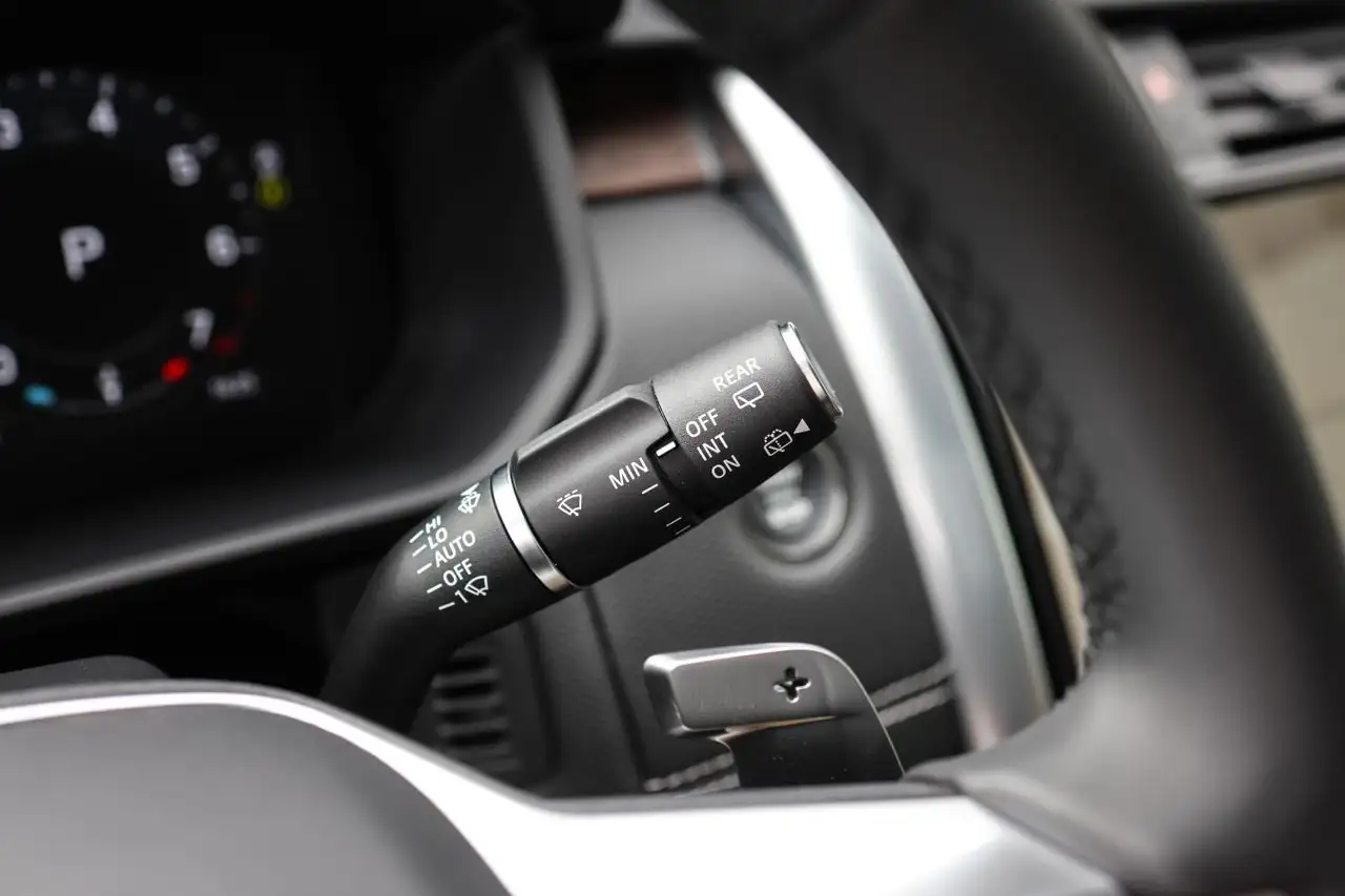 Land Rover Discovery - Image 25