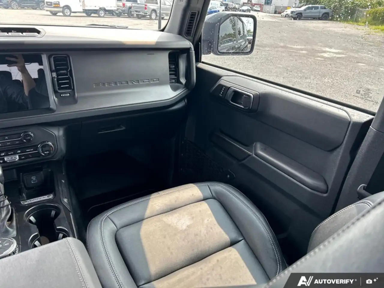 Ford Bronco - Image 28