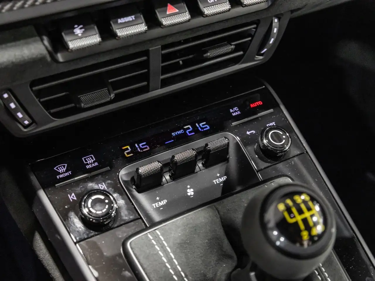 Porsche 911 - Image 28