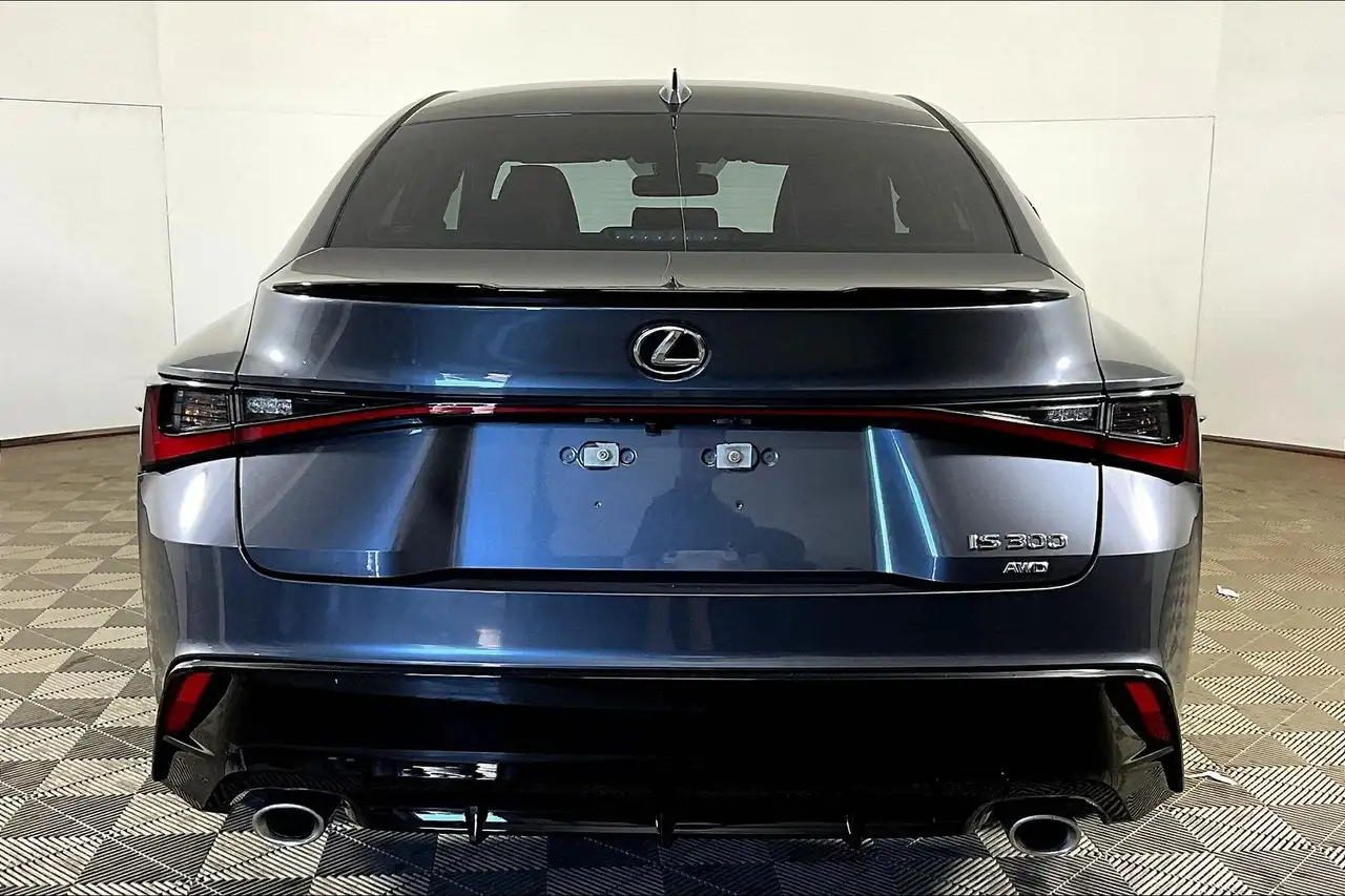 Lexus IS - Image 4